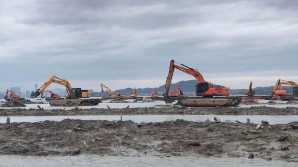 水中挖土机租赁船挖机清淤