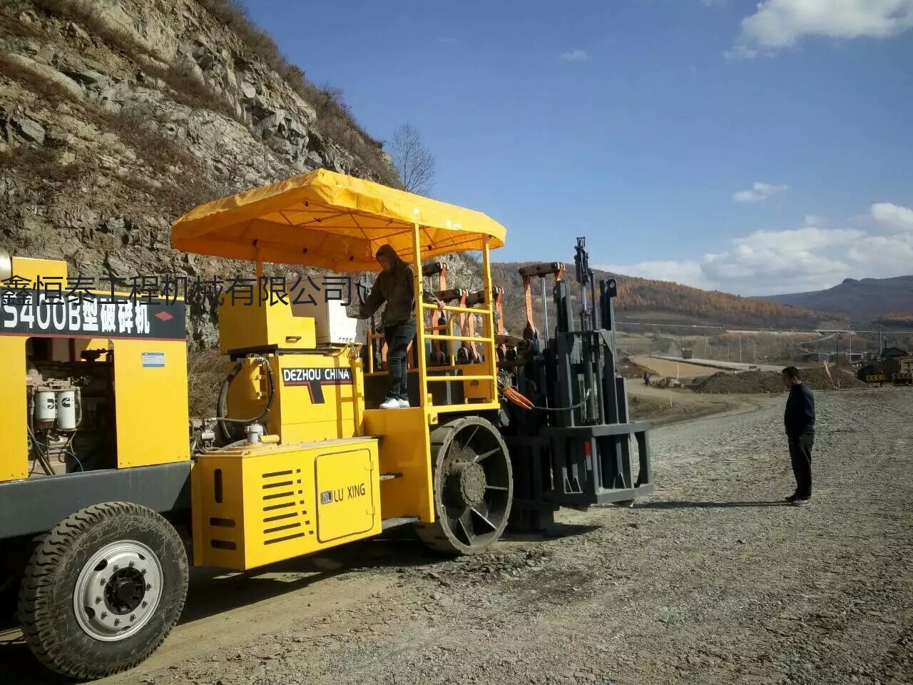 多錘頭水泥路面破碎機.打裂.散裂.微裂.碎石化施工