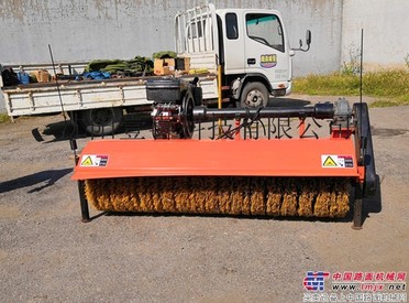 供应壹喜自带动力滚刷，大型广场除雪，道路除雪，工厂除雪，公路除雪