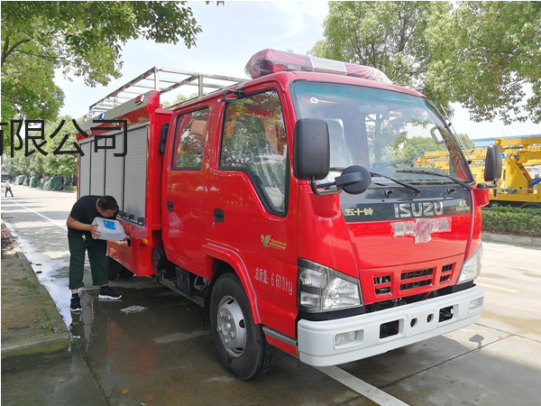 国五标准庆铃五十铃的水罐消防车