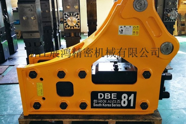 供應東本DBE81破碎錘廠家直銷140炮頭錘挖掘機專屬配件