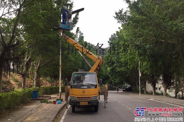 河源升降車出租|路燈檢修車出租|徐工高空作業車出租