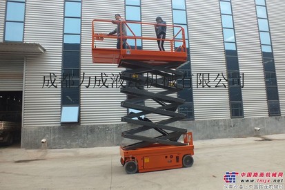 出租成都升降机，成都移动式升降平台租赁