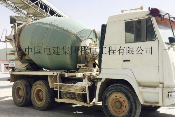 出售二手上海華東建築機械廠HDJ5250GJBST攪拌運輸車