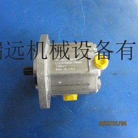供应徐工XMR303配件803074820SNM2NL/80B406SALXE5E5NNNB/NNNNN齿轮马达