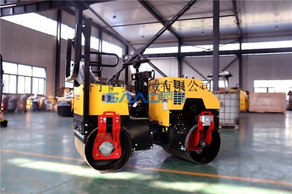 厂家直销座驾2.5吨压路机萨奥小型座驾型