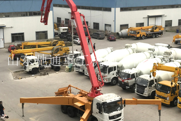 廠家直銷混凝土輸送天泵 28米-56米混凝土泵車 各種型號臂架泵