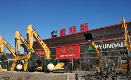 济南挖掘机维修服务站精修大修挖掘机发动机附近工程机械修理厂