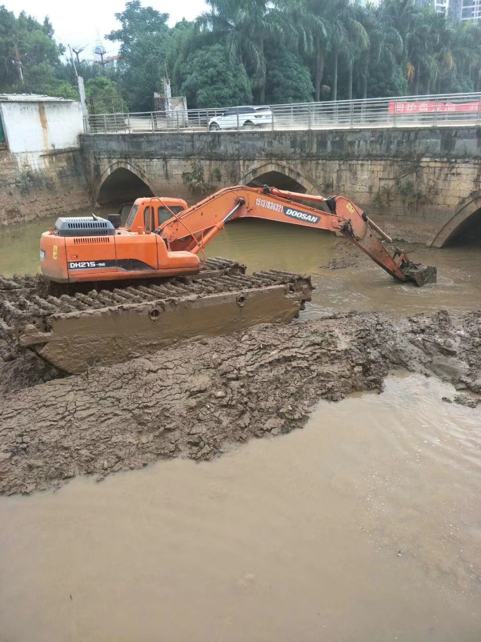 浙江河道淤泥清淤 河道治理 水库清理淤泥 水挖机出租