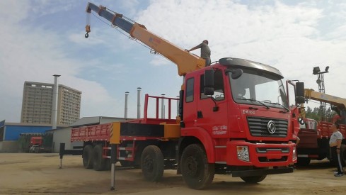新疆徐工12噸14噸16噸20噸隨車吊價格可分期提車上戶