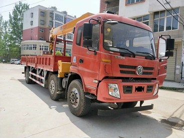内蒙古赤峰8吨、12吨、16吨随车吊现货厂家直销可分期利息低无任何费用