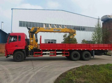 内蒙古鄂尔多斯3-20吨随车吊现货厂家直销可分期利息低无任何费用