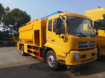 东风15方清洗吸污车，为您的需求量身定做。