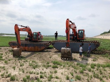 水陸兩用挖掘機出租 水陸挖掘機出租 水挖機租賃