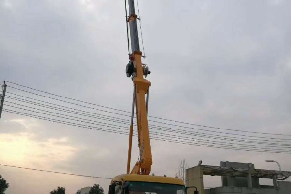 东风28米32米35米高空作业车云梯高空车厂家直销价格优惠