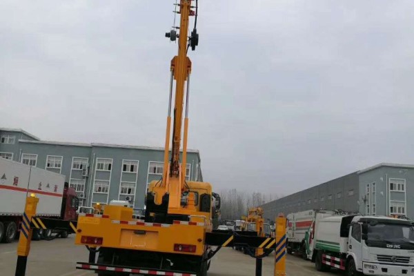 广西东风28米高空作业车搬家车云梯车厂家直销价格优惠