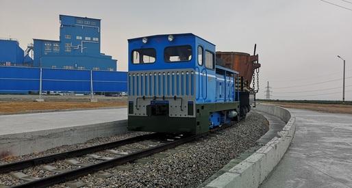 轨道式大型气液自卸矿车（大型轨道式自卸运碴车）