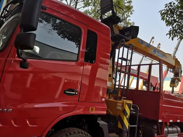 内蒙古赤峰徐工随车吊/8T/10T/12T厂家自产自销/可送到、分期付款
