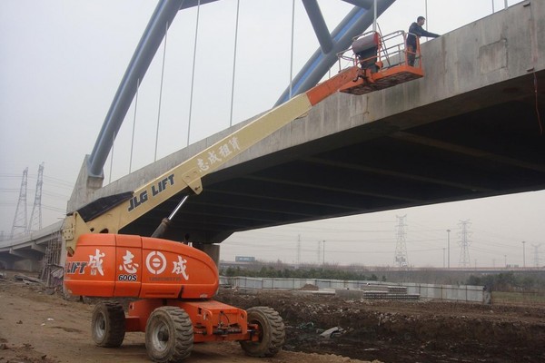 秦皇島出租升降機(jī)租賃曲臂升降車(chē)出租登高車(chē)出租升降平臺(tái)出租