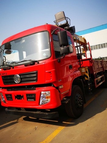 内蒙古赤峰徐工随车吊/8T/10T/12T厂家自产自销/可送到、分期付款