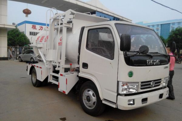 吉林四平厂家直销8方-东风凯马餐厨垃圾车全国均可办理分期