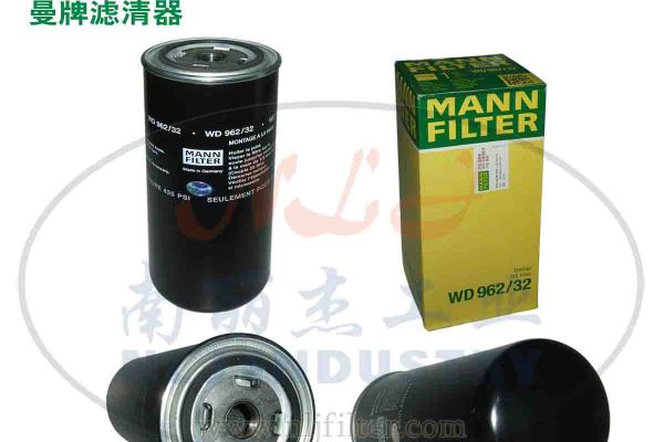 MANN-FILTER(曼牌滤清器)油滤WD962/32