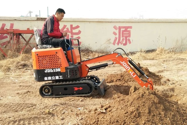 多功能小型挖掘機 農用微型挖掘機施工
