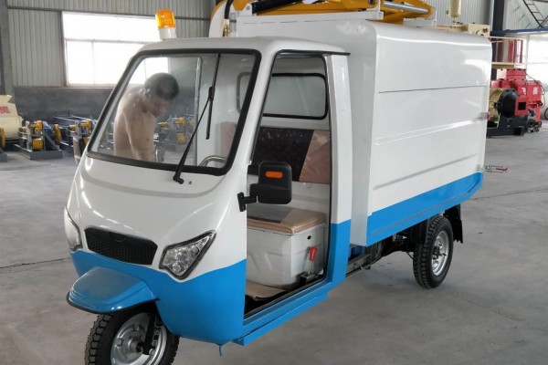 供应江苏徐州小型挂桶式垃圾车2方电动新能源垃圾车