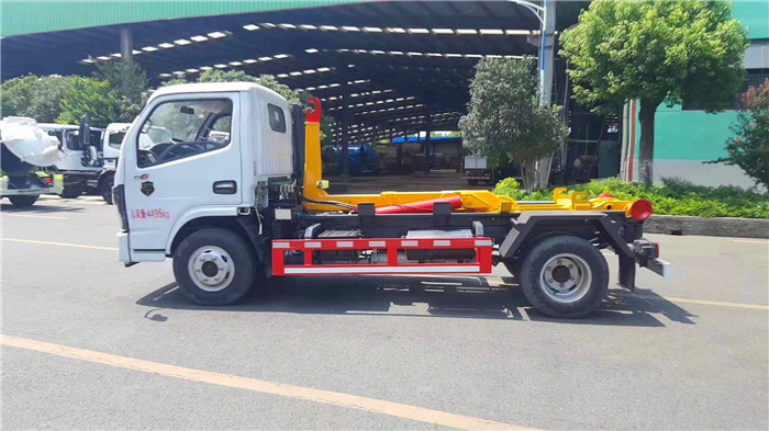 東風勾臂垃圾車_自卸式垃圾車_現(xiàn)車出售,售后保障.