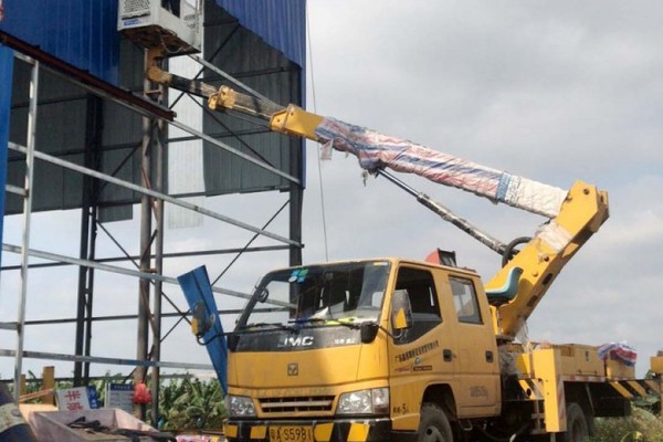 出租徐工高空作业车路灯车登高车