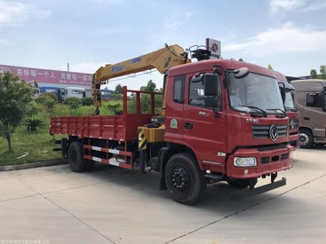东风D913驾驶室徐工8吨随车吊