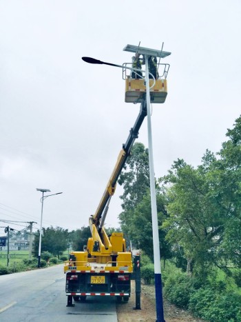 广东珠海金湾区域出租高空车路灯车修剪树枝车