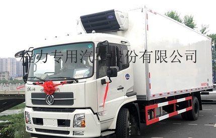 东风天锦7.4米冷藏车