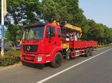 湖南徐工隨車吊哪裏便宜，長沙12噸隨車吊哪裏好，湖北後八輪隨車吊廠家直銷