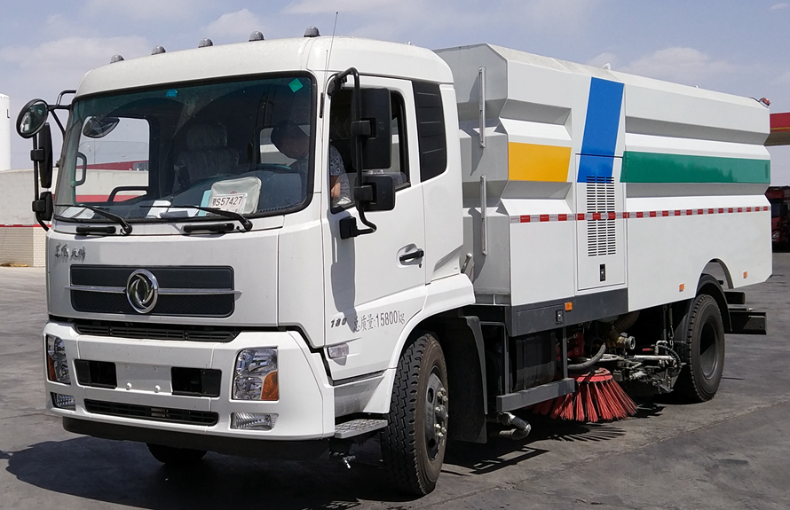 供應東風掃路車   洗掃車報價   路麵清掃車多少錢