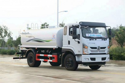 出租东风洒水车