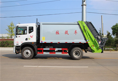 12方压缩垃圾车