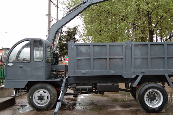 大隨車廠家挖供應(yīng)，四不像隨車挖性能穩(wěn)定質(zhì)量過硬