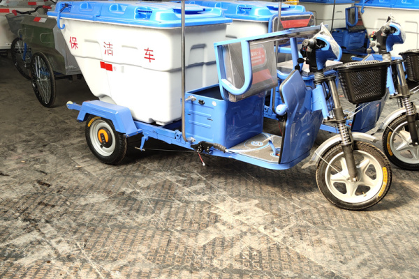 电动四轮挂桶垃圾车 自卸式环卫垃圾清运车生产厂家