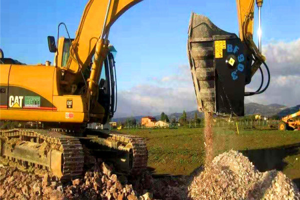 适配各种工程机械设备 粉碎鹅卵石破碎斗 挖掘机修路用破碎混凝土破碎斗