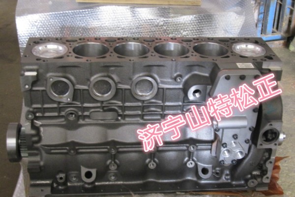 日本進口小鬆PC200-8發動機中缸體總成全新現貨低價出售