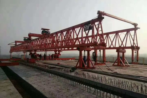架橋機   架橋機械  架橋設備  定製架橋機  坡度架橋機 公路鐵路架橋機  二手架橋機 二手路橋設備