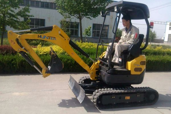 西藏挖掘机小型挖掘机厂家直销HT21挖掘机