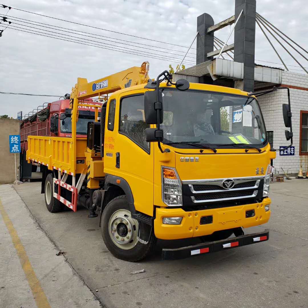 江西單橋隨車吊哪裏便宜，萍鄉5噸隨車吊哪裏好，隨州隨車吊廠家直銷