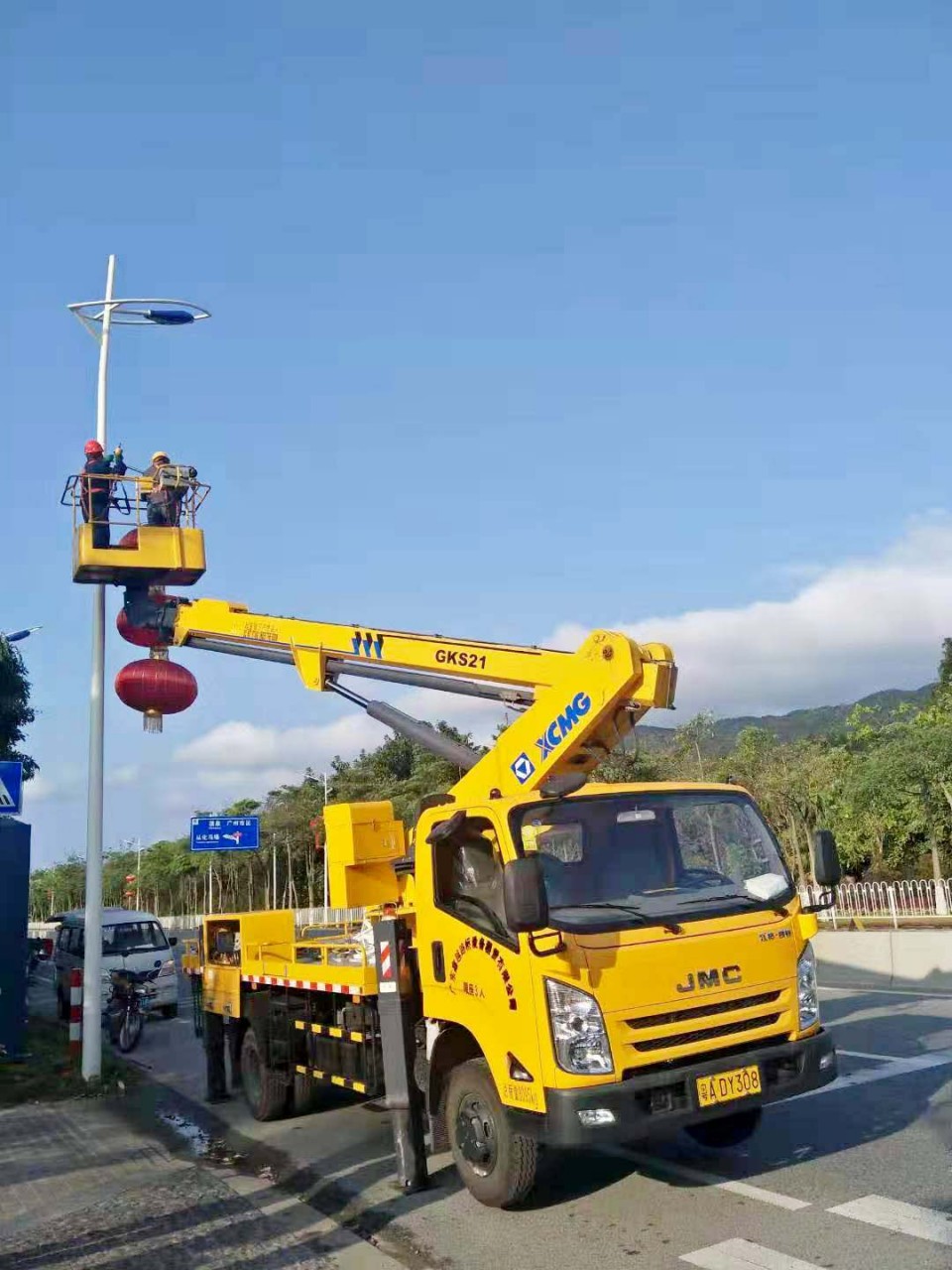 鑫越路橋設備16-26米混合臂高空作業車高空作業車   安全保障 客戶放心