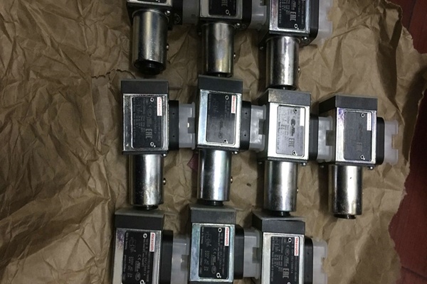 供应三一HED8OA1X/200K14KW液压阀