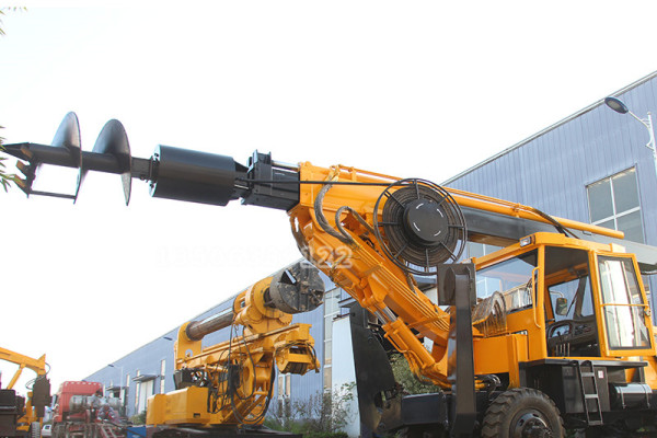供应恒旺轮式旋挖钻机15米旋挖钻机房屋地基打桩机大孔径打桩机