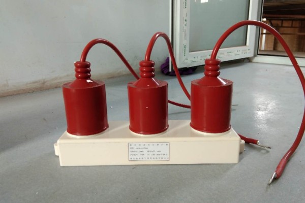 供應保定奧卓電氣TBP-A-12.7發電機(組)電氣係統過電壓保護器