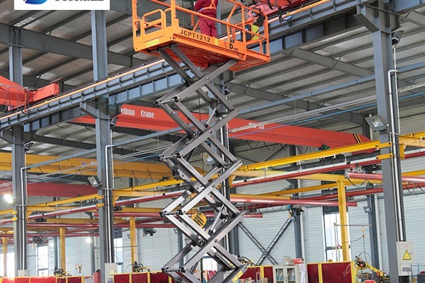 南寧出租高空作業車 專業提供3-42米升降機 解決高空作業難題