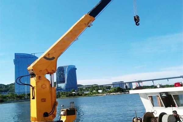 厂家供应码头装载起重机 渔船小型货运吊可按需定制悬臂式固定吊